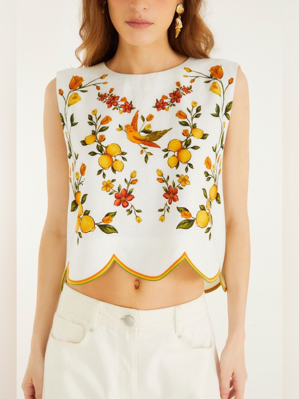 NWT Size M - Farm Rio off-white lemon bouquet wavy hem sleeveless blouse